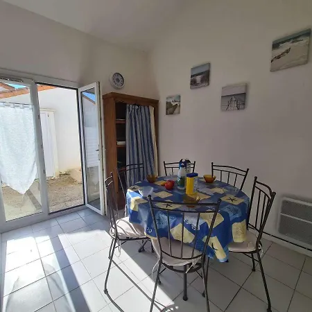 Casa de Férias Maison 2 Pièces Avec Mezzanine, à 400m De La Plage, Parking, Jardin Privé, 6 Couchages - - Fr-1-224c-218